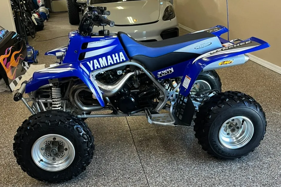 1999 Yamaha Banshee 350 – Racing Blue & Black Edition